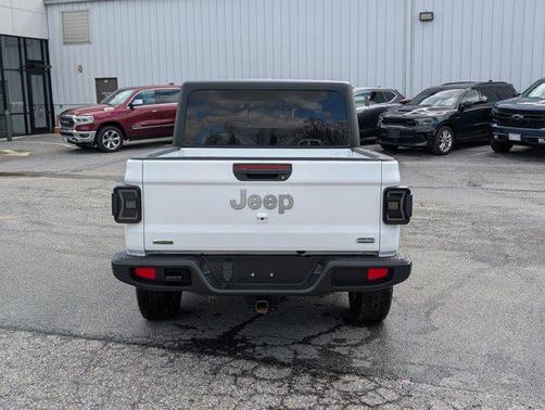 2022 Jeep Gladiator Overland