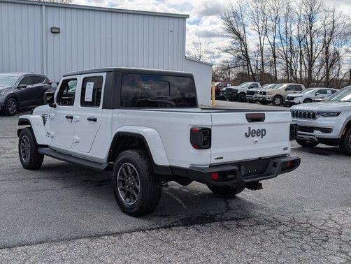 2022 Jeep Gladiator Overland
