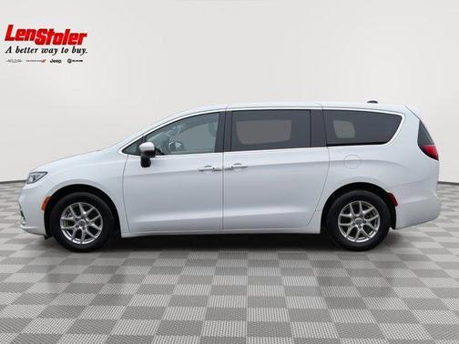 Bright White Clearcoat 2023 Chrysler Pacifica Touring L