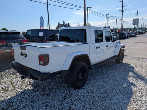 Bright White Clearcoat 2025 Jeep Gladiator High Tide