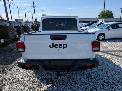 Bright White Clearcoat 2025 Jeep Gladiator High Tide