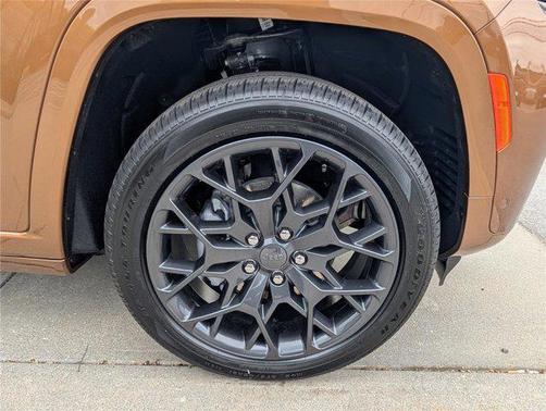Copper Shino Metallic Clearcoat 2026 Jeep Grand Cherokee Summit