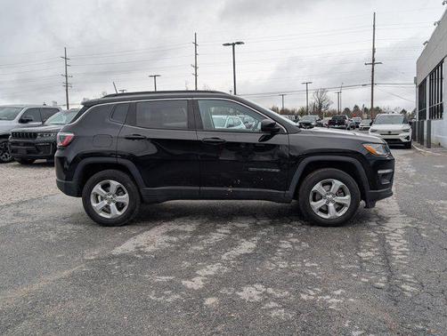 Diamond Black Crystal Pearlcoat 2021 Jeep Compass Latitude