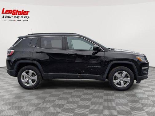 Diamond Black Crystal Pearlcoat 2021 Jeep Compass Latitude