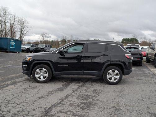 Diamond Black Crystal Pearlcoat 2021 Jeep Compass Latitude