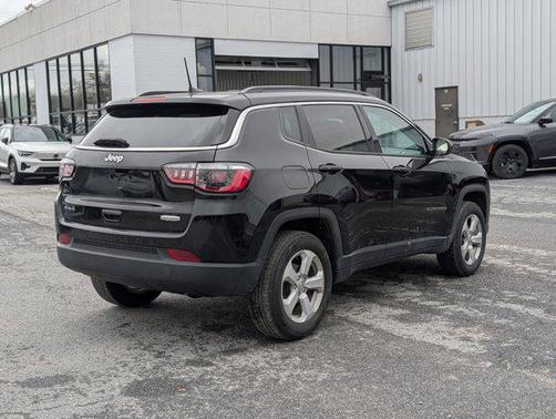 Diamond Black Crystal Pearlcoat 2021 Jeep Compass Latitude