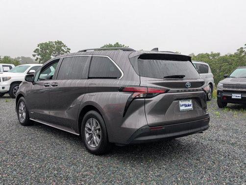2021 Toyota Sienna LE