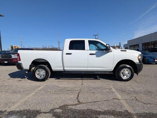 2024 RAM 2500 Tradesman Crew Cab 4x4 6'4' Box