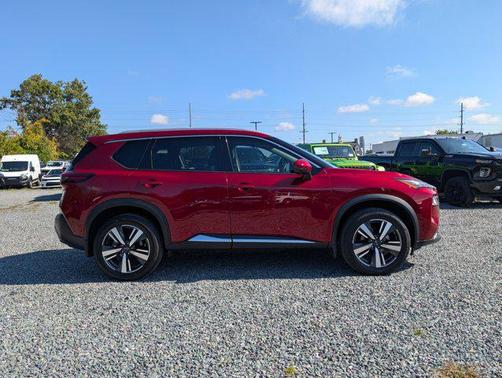 2022 Nissan Rogue SL