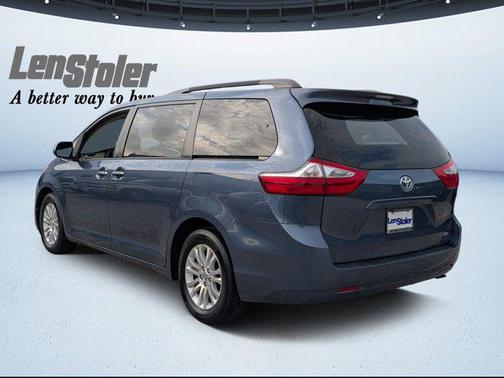 2017 Toyota Sienna XLE