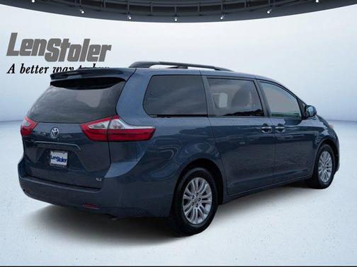 2017 Toyota Sienna XLE