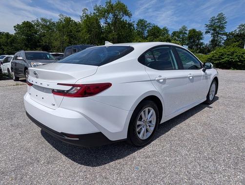 Ice Cap 2025 Toyota Camry LE