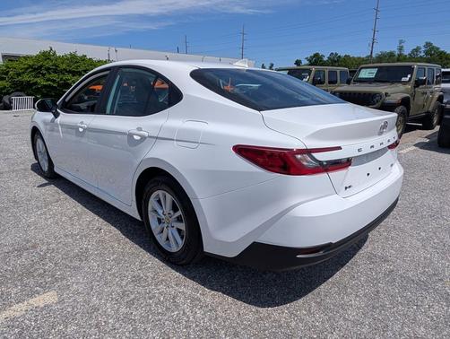 Ice Cap 2025 Toyota Camry LE