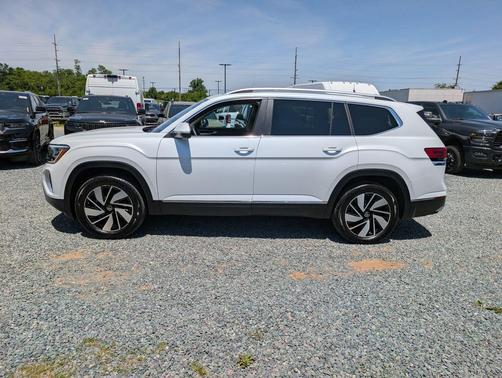 Pure White 2024 Volkswagen Atlas 2.0T SEL