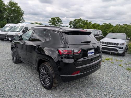 Diamond Black Crystal Pearlcoat 2022 Jeep Compass High Altitude