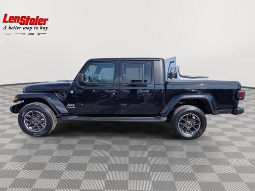 Black Clearcoat 2022 Jeep Gladiator Overland