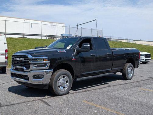 2025 RAM 2500 Tradesman Crew Cab 4x4 8' Box