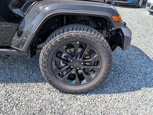 2025 Jeep Gladiator Nighthawk