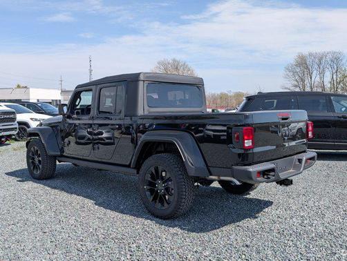 2025 Jeep Gladiator Nighthawk