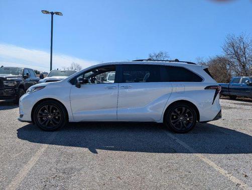 2023 Toyota Sienna XSE 7 Passenger