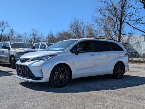 2023 Toyota Sienna XSE 7 Passenger