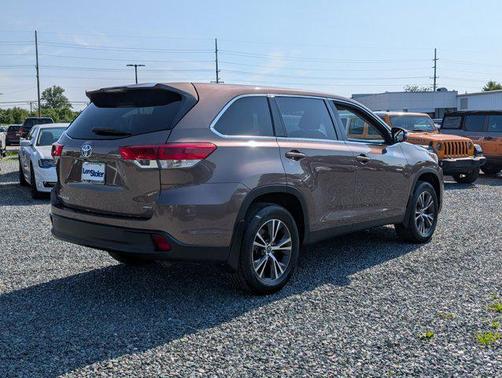 2019 Toyota Highlander LE