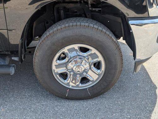 2025 RAM 2500 Tradesman Crew Cab 4x4 6'4' Box