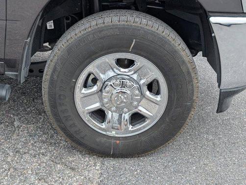 2025 RAM 2500 Tradesman Crew Cab 4x4 6'4' Box