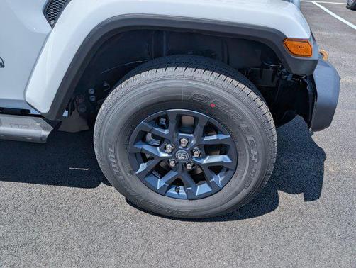 Bright White Clearcoat 2026 Jeep Gladiator 85th Anniversary Edition