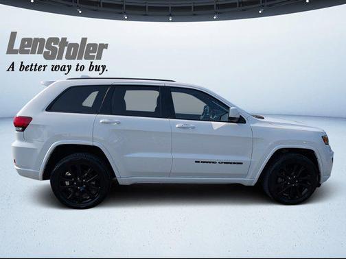 2022 Jeep Grand Cherokee Laredo