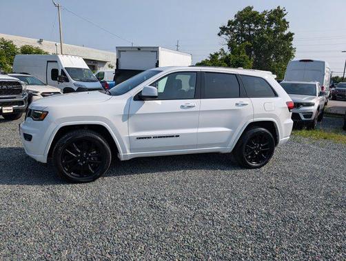 2022 Jeep Grand Cherokee Laredo
