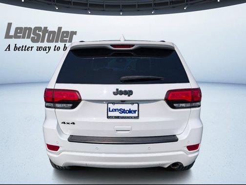2022 Jeep Grand Cherokee Laredo