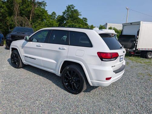 2022 Jeep Grand Cherokee Laredo