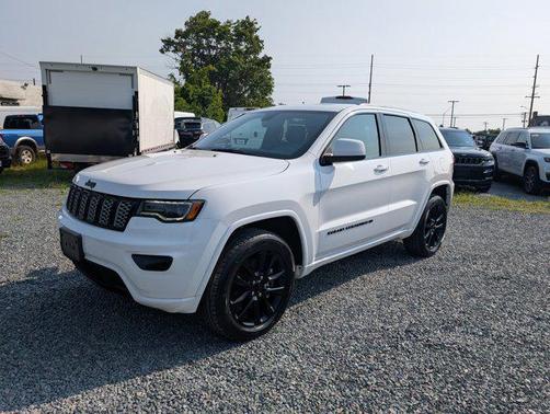 2022 Jeep Grand Cherokee Laredo