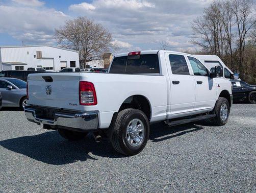 2023 RAM 3500 Tradesman Crew Cab 4x4 6'4' Box