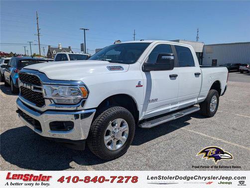 Bright White Clearcoat 2023 RAM 2500 Big Horn Crew Cab 4x4 6'4' Box