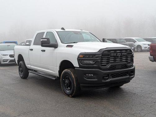 2026 RAM 2500 Tradesman Crew Cab 4x4 6'4' Box