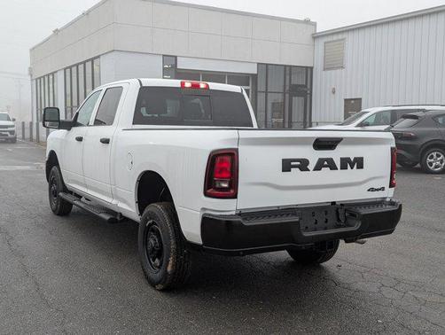 2026 RAM 2500 Tradesman Crew Cab 4x4 6'4' Box