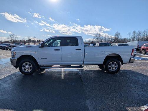 2024 RAM 3500 Big Horn Crew Cab 4x4 8' Box