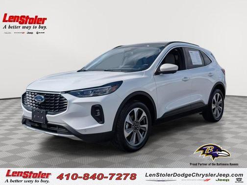 Star White Metallic Tri-Coat 2025 Ford Escape Platinum