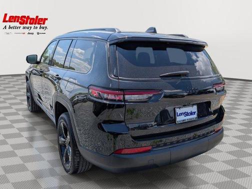 Diamond Black Crystal Pearlcoat 2023 Jeep Grand Cherokee L Altitude
