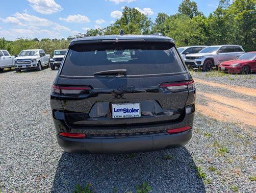 Diamond Black Crystal Pearlcoat 2023 Jeep Grand Cherokee L Altitude