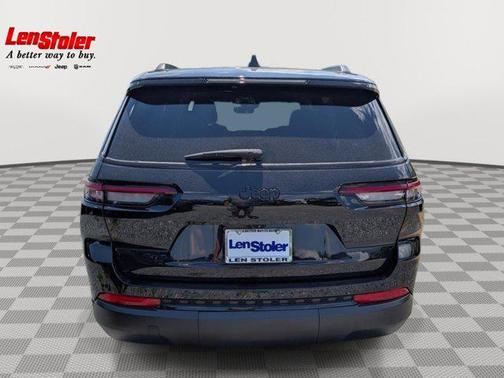 Diamond Black Crystal Pearlcoat 2023 Jeep Grand Cherokee L Altitude
