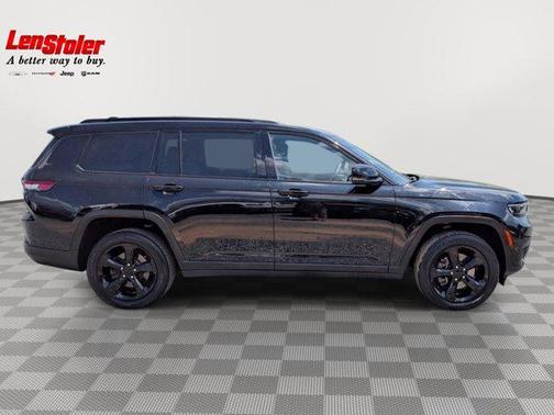 Diamond Black Crystal Pearlcoat 2023 Jeep Grand Cherokee L Altitude