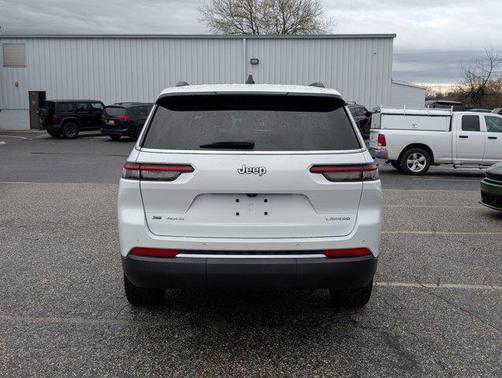 2022 Jeep Grand Cherokee L Laredo
