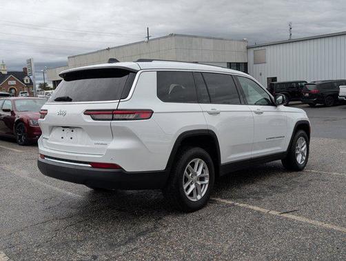 2022 Jeep Grand Cherokee L Laredo