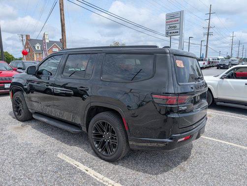 2023 Jeep Wagoneer Series II Carbide 4x4