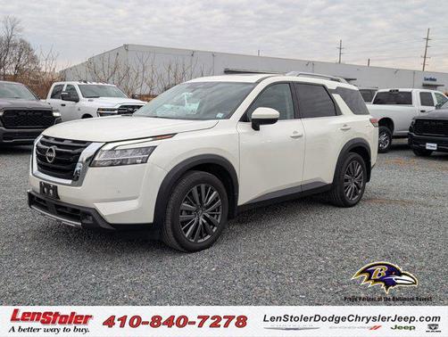 2022 Nissan Pathfinder SL 4WD