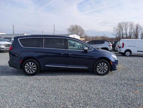 2020 Chrysler Pacifica Hybrid Limited