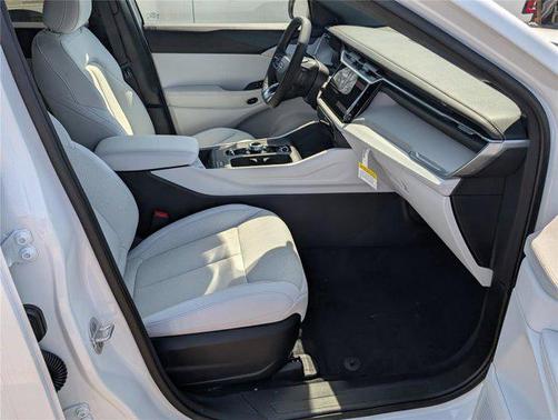 2026 Jeep Cherokee Laredo 4x4